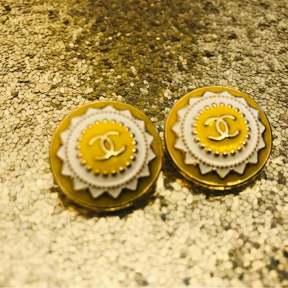 Sunny ☀️ Yellow Burst w/ white Chanel Buttons set of 2